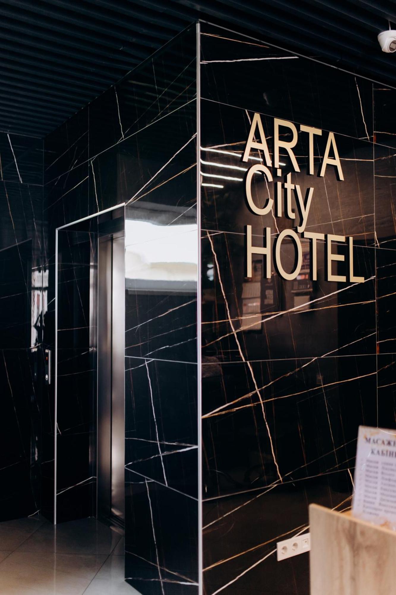 Arta City Hotel Yavoriv  Exteriör bild